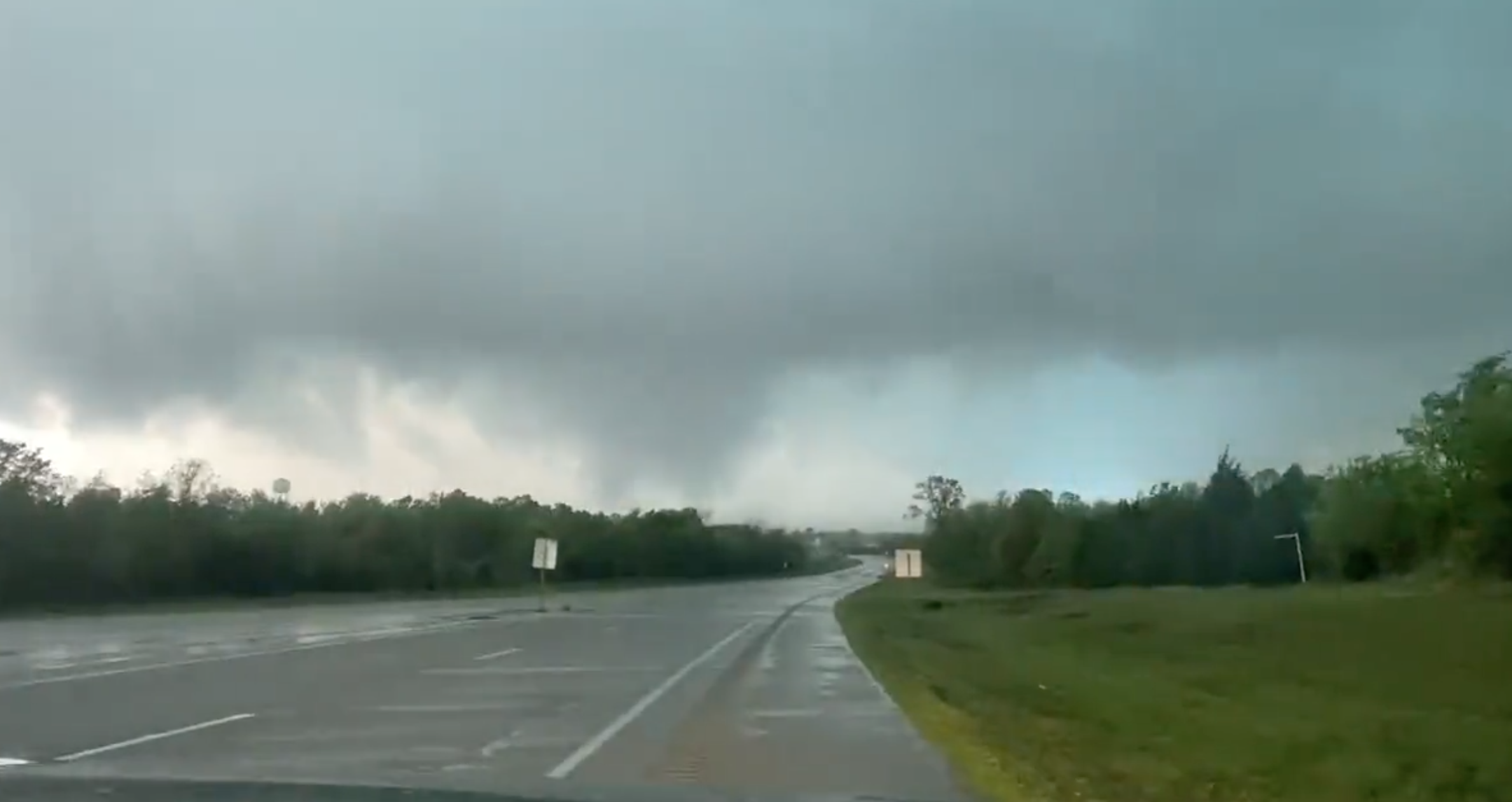 Tornado caught on camera in Seminole, Oklahoma